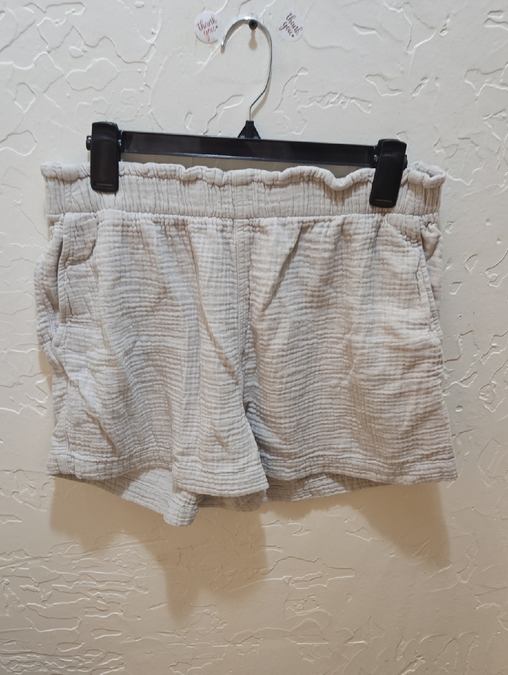 3/$10 H&M Ivory Textured High-Waist Pull-On Shorts
